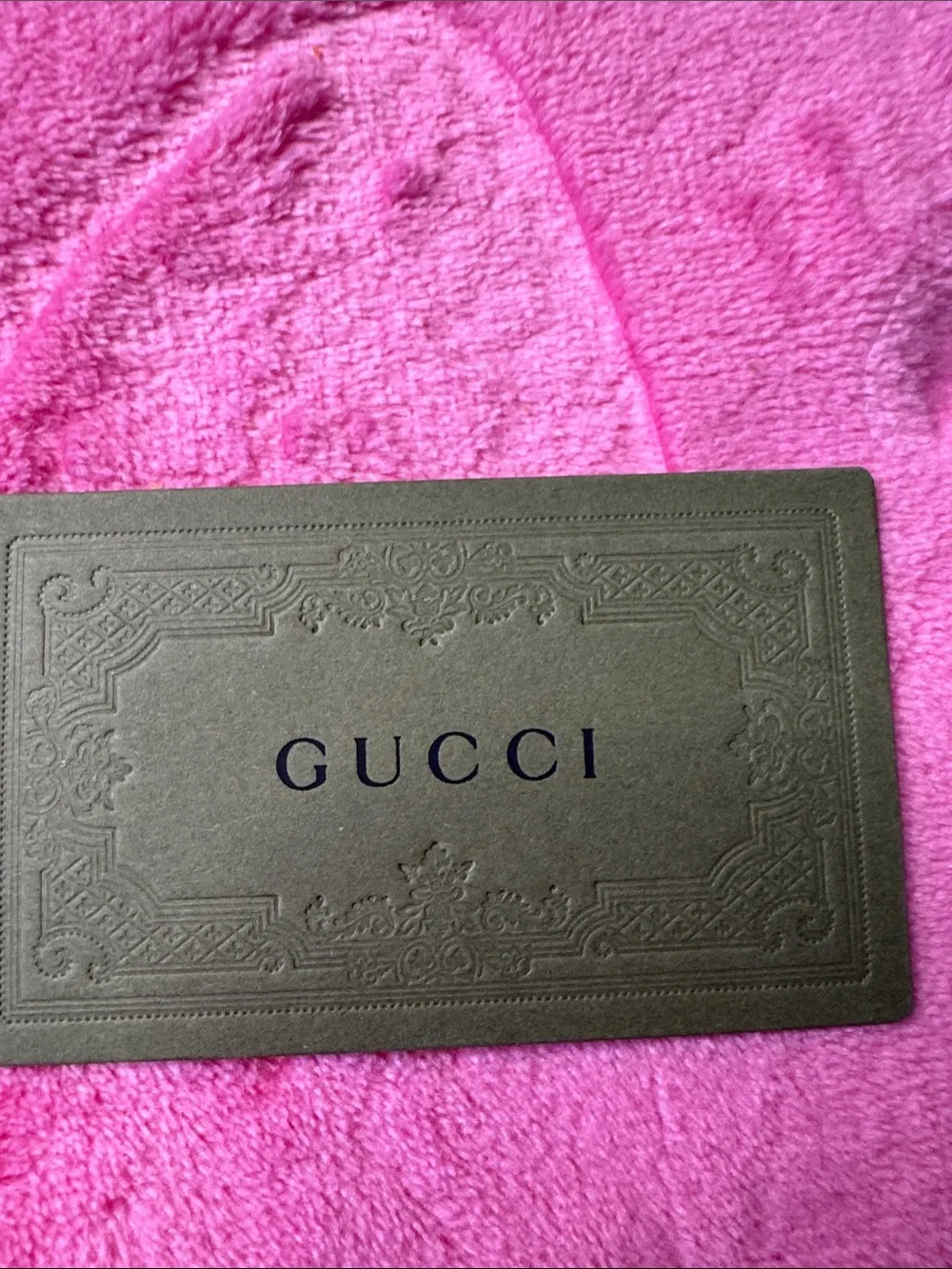 Gucci Pink Mini Round Barrel Crossbody Bag • Leather • Rare Boutique Edition - Picture 3 of 10